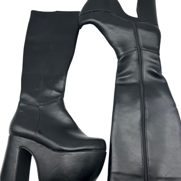 Lamoda Shoes - Flawed Lamoda Chunky Platform Black Boots